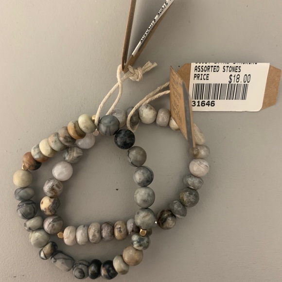 2 Assorted Stone Bracelets - Picture 4 of 4